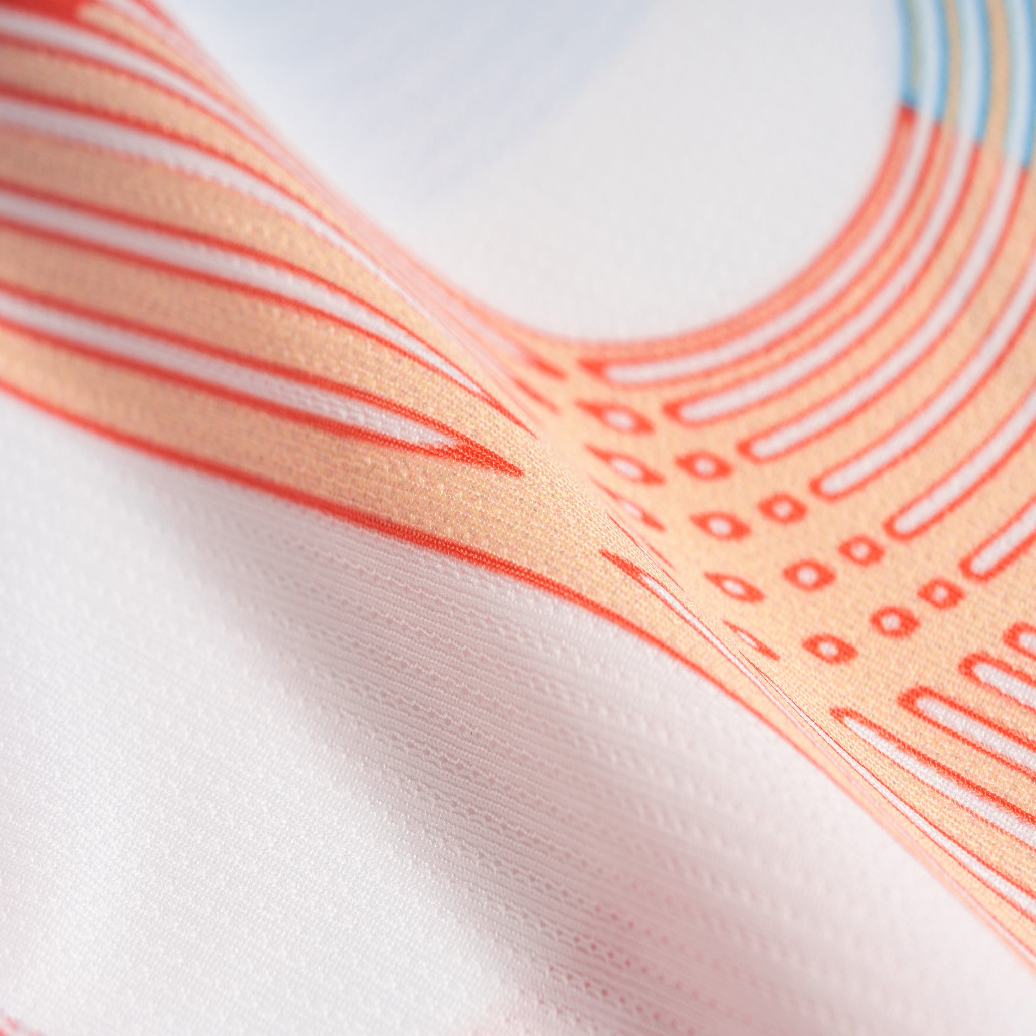 Round neck running track shirt White