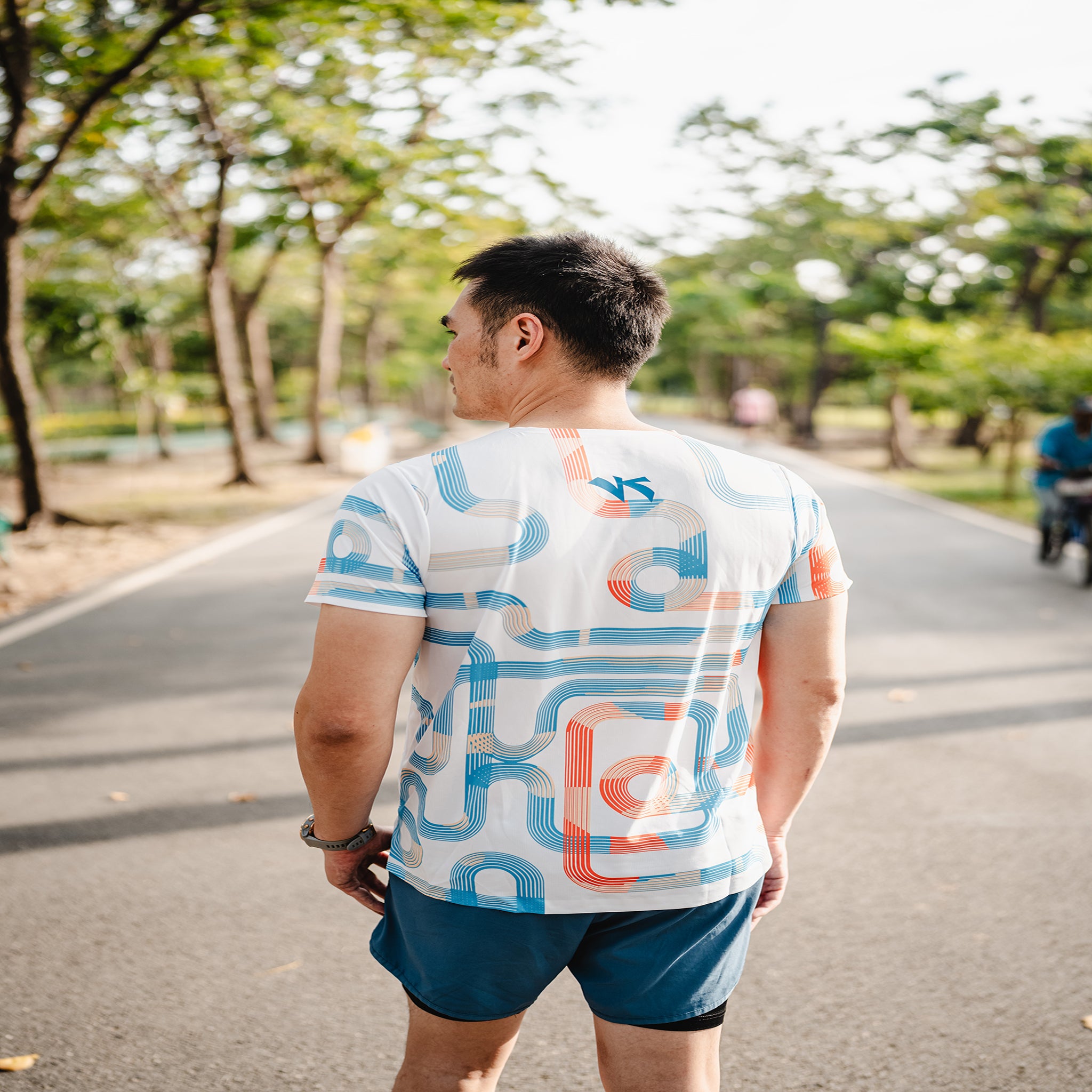Round neck running track shirt White